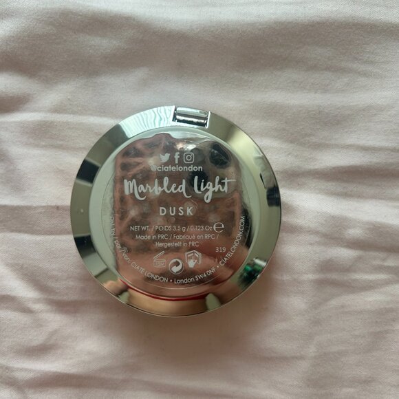 New! Ciate London Marbled Light Illuminating Blush - Picture 5 of 5